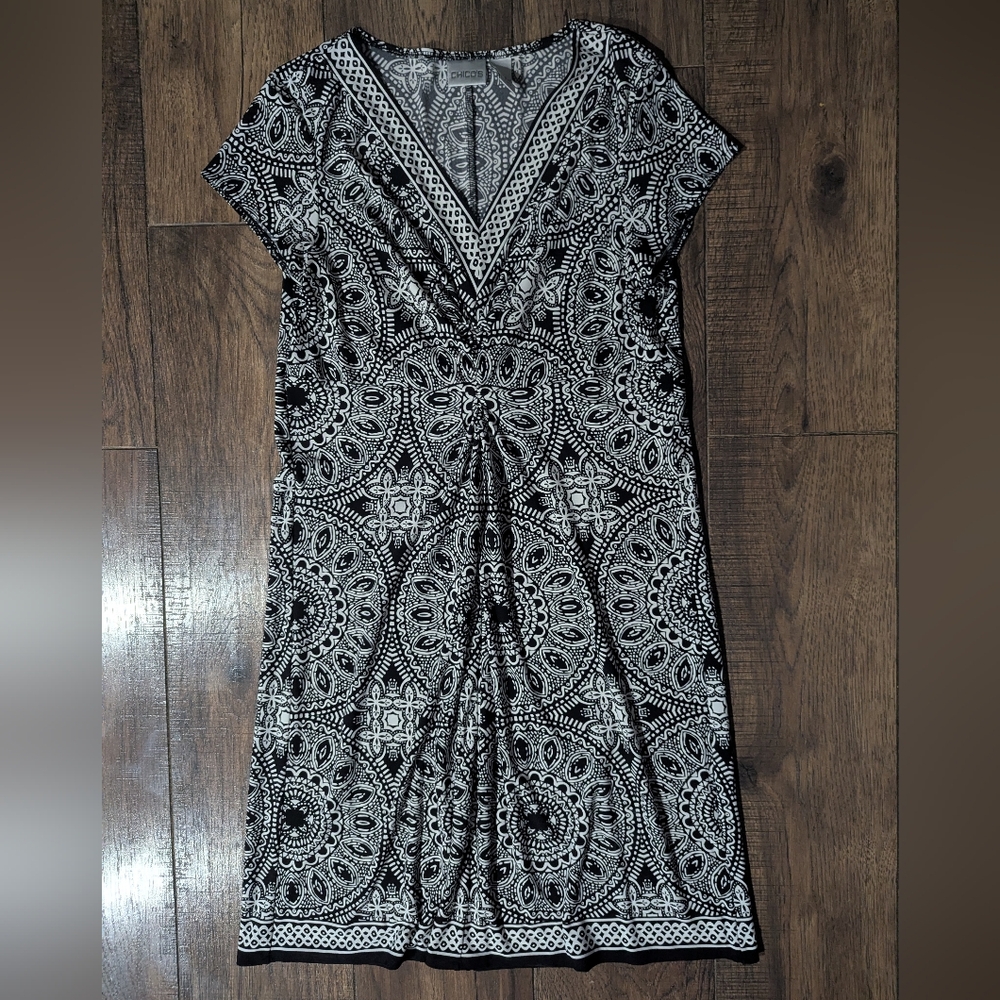 Chicos Women's Black & White Geometric Print Midi Dress Gathered Waist Sz L (2)